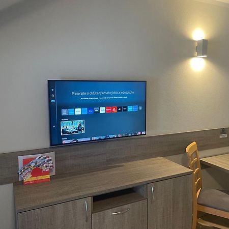 Apartmany Vera เบเชนยอวา ภายนอก รูปภาพ