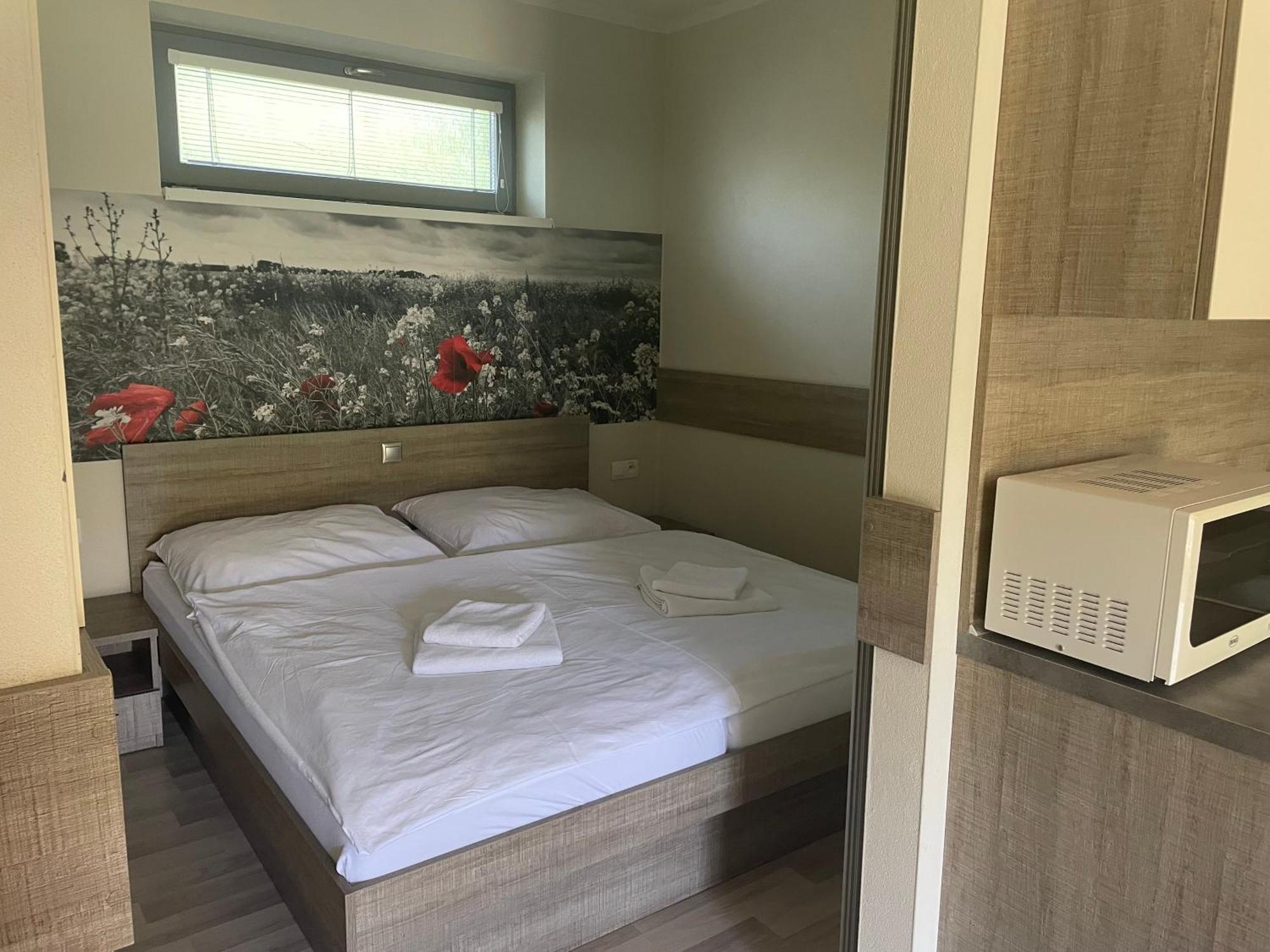 Apartmany Vera เบเชนยอวา ภายนอก รูปภาพ