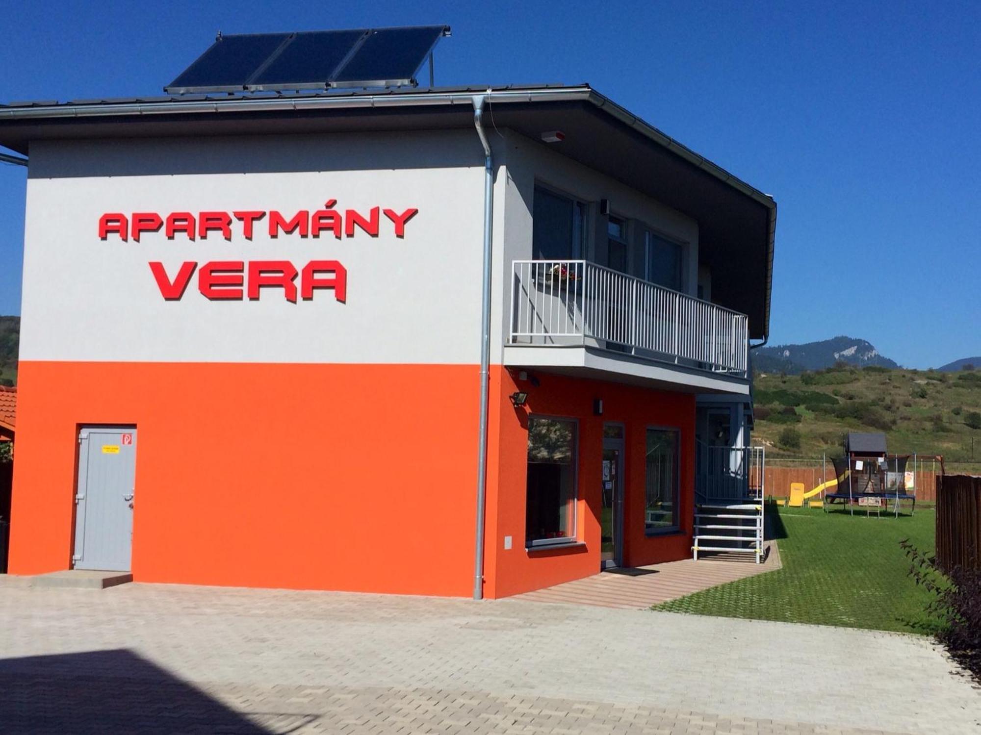 Apartmany Vera เบเชนยอวา ภายนอก รูปภาพ