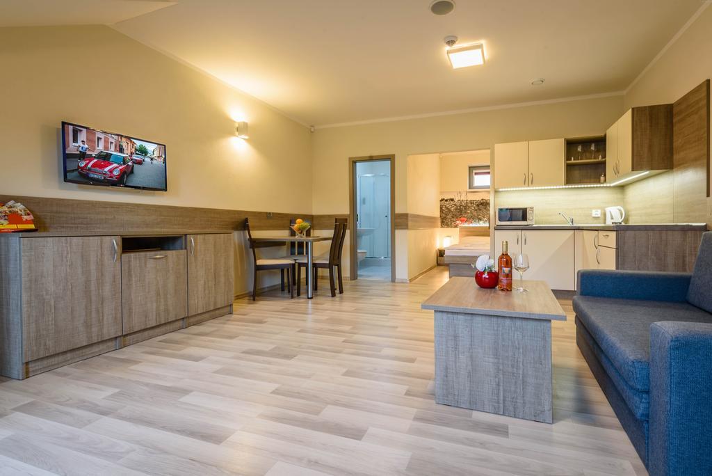 Apartmany Vera เบเชนยอวา ภายนอก รูปภาพ